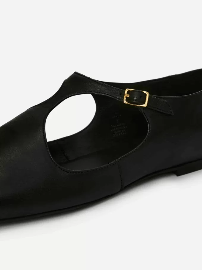 Appartamenti in pelle con fibbia