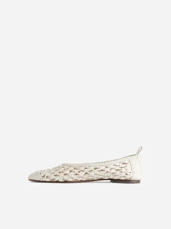 Ballerina in pelle all’uncinetto