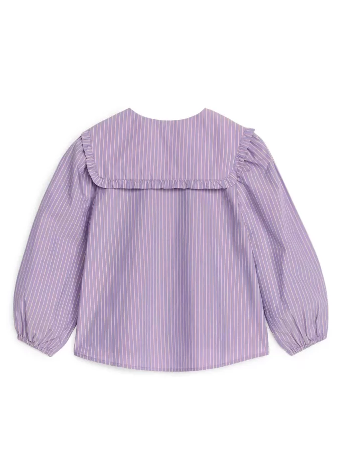 Camicetta con colletto a volant Camicetta con colletto a volant