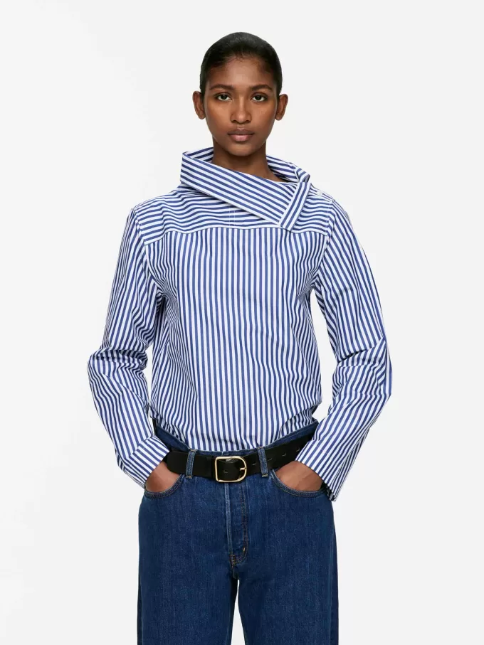 Camicetta con colletto ripiegato Camicetta con colletto ripiegato