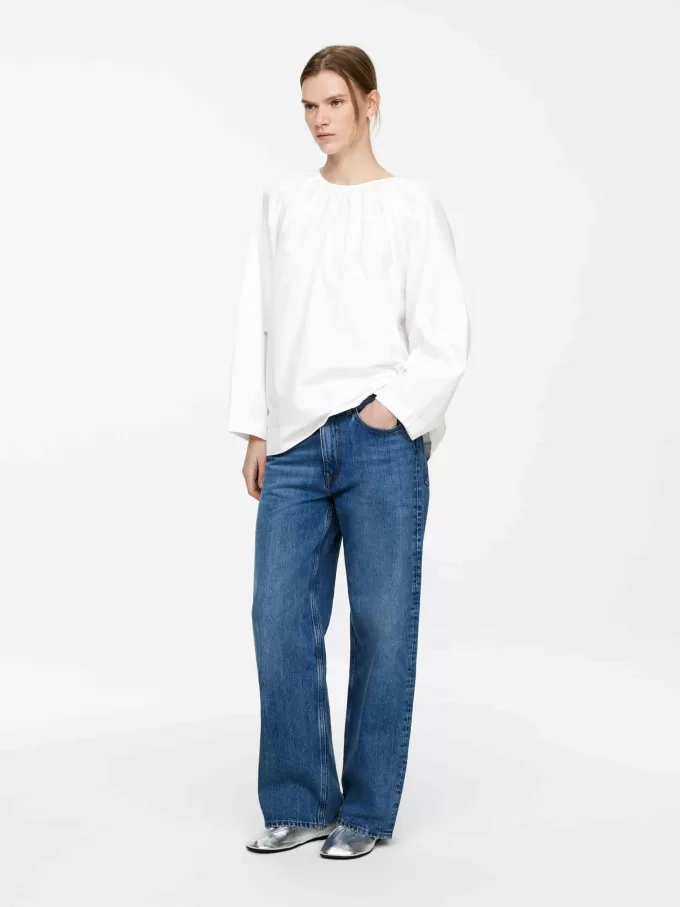 Camicetta scollata sul retro Camicetta scollata sul retro