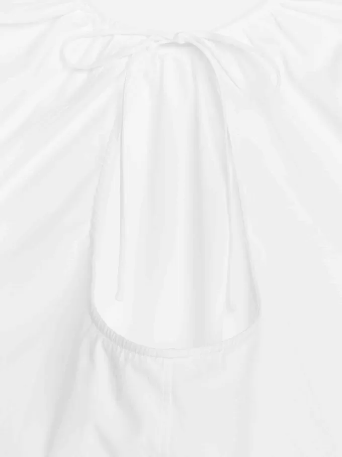 Camicetta scollata sul retro Camicetta scollata sul retro