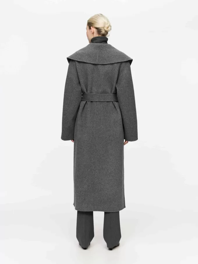 Cappotto con collo a scialle Cappotto con collo a scialle