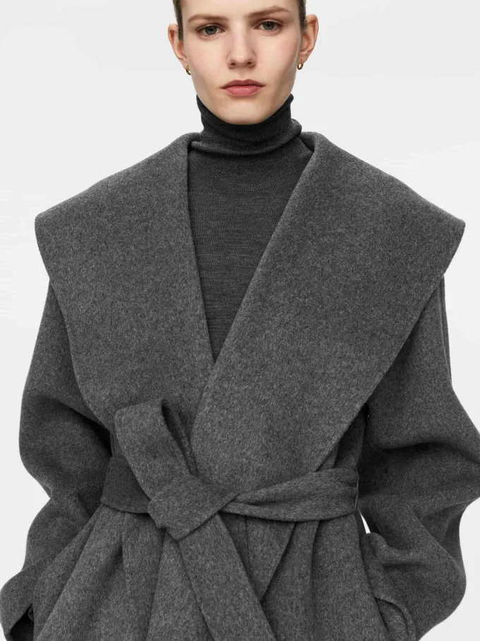 Cappotto con collo a scialle Cappotto con collo a scialle