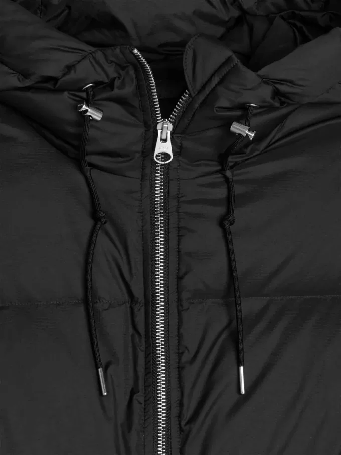 Cappotto lungo in piumino riciclato Cappotto lungo in piumino riciclato