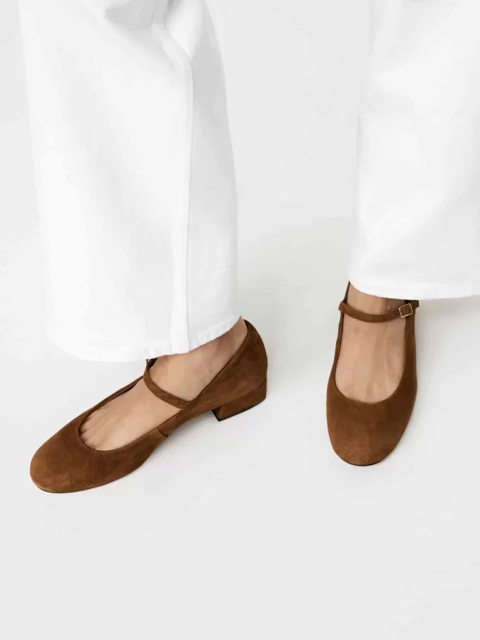 Décolleté Mary Jane in pelle scamosciata Décolleté Mary Jane in pelle scamosciata