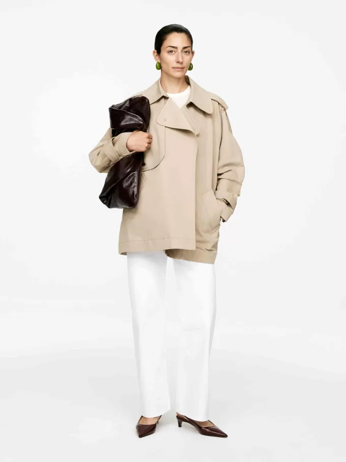 Décolleté in pelle con cinturino sul retro Décolleté in pelle con cinturino sul retro