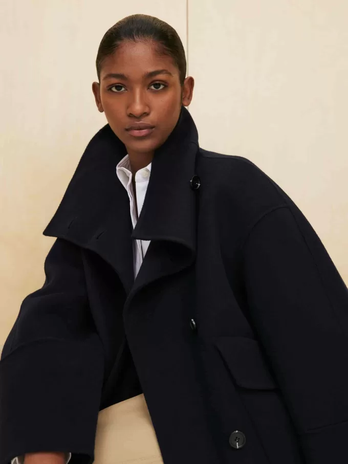 Pantaloni con gamba a botte Pantaloni con gamba a botte