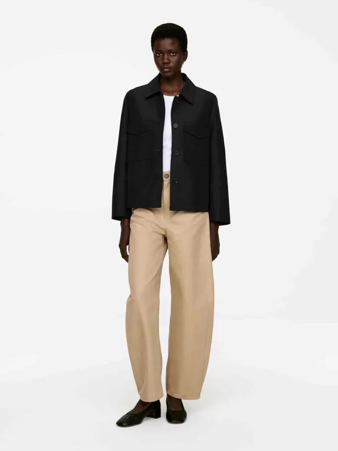 Pantaloni con gamba a botte Pantaloni con gamba a botte