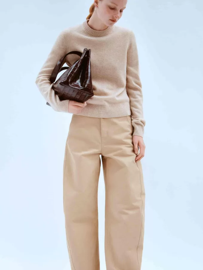 Pantaloni con gamba a botte Pantaloni con gamba a botte