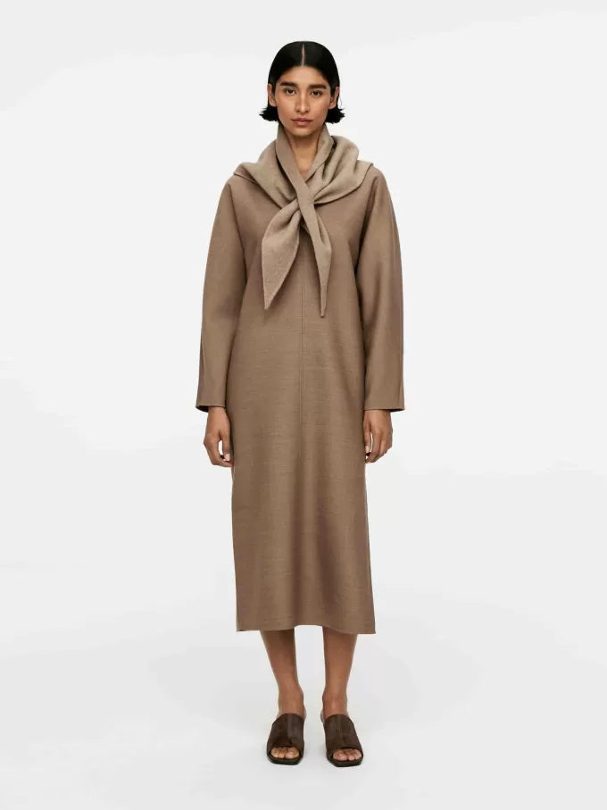 Sandali in pelle scamosciata con tacco medio Sandali in pelle scamosciata con tacco medio