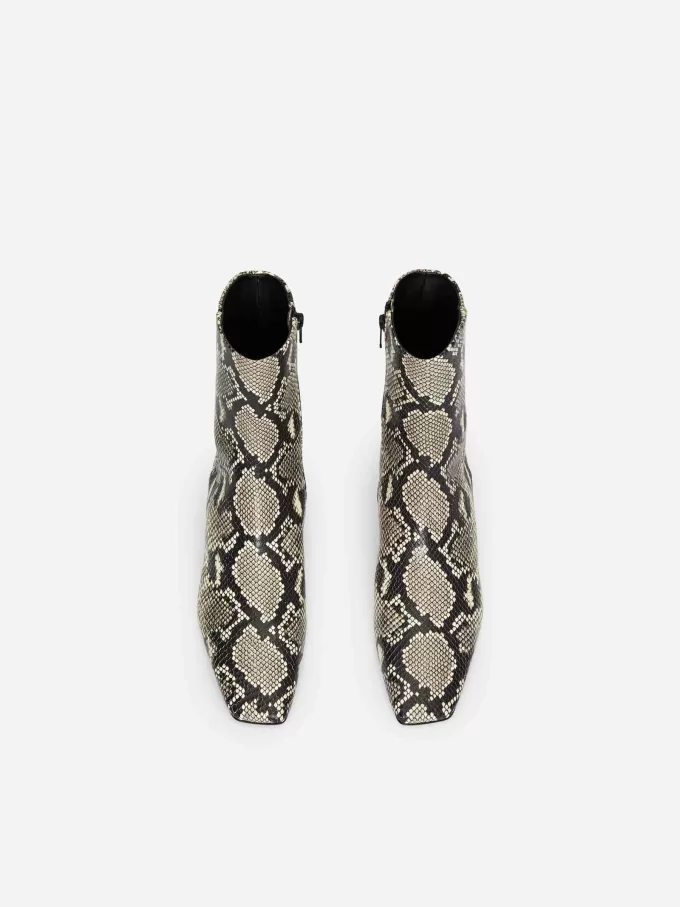 Stivaletti con punta quadrata Stivaletti con punta quadrata