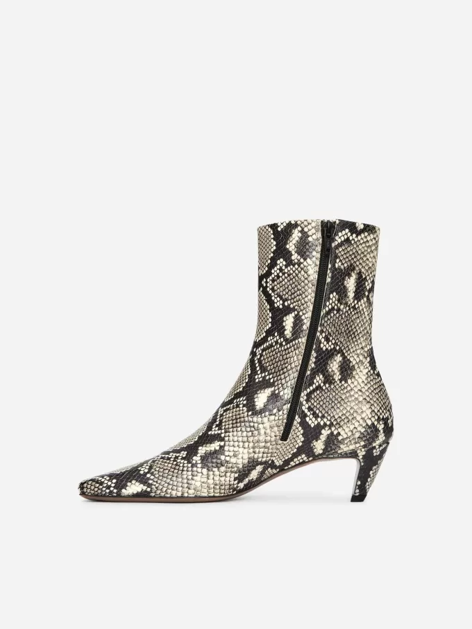 Stivaletti con punta quadrata Stivaletti con punta quadrata